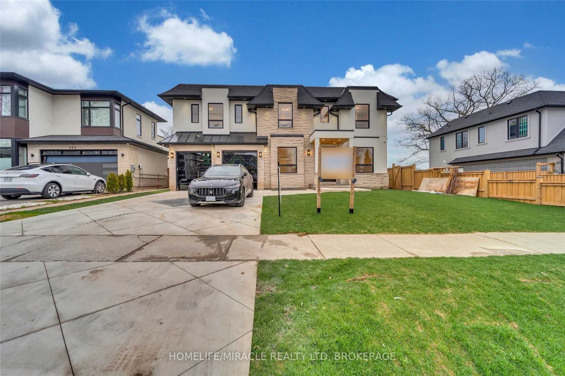 537 Warminster Dr Oakville Bronte West